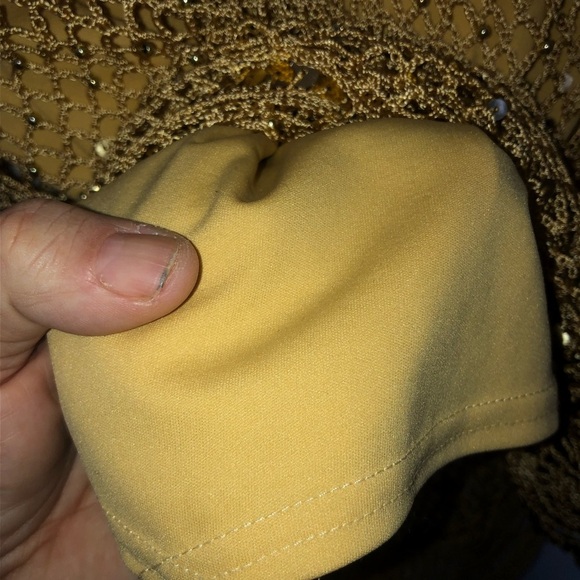 Vintage FEELINGS size L gold crocheted top with sequins and lining. Preloved - Picture 6 of 9